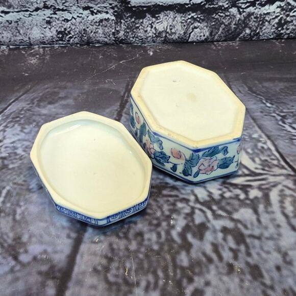 Vintage Oriental Style Lotus Trinket Box Jewelry Box - Picture 6 of 7